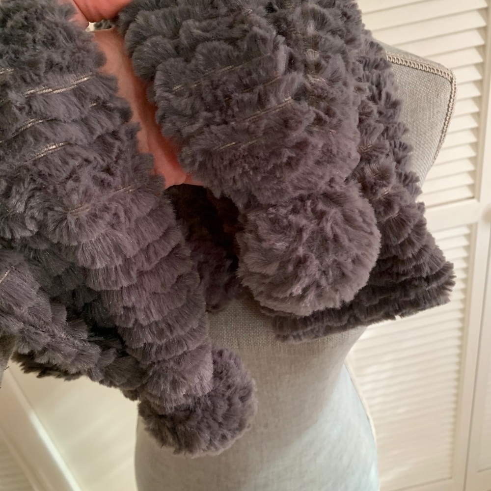 Scarf/Shawl - Picture 2 of 2